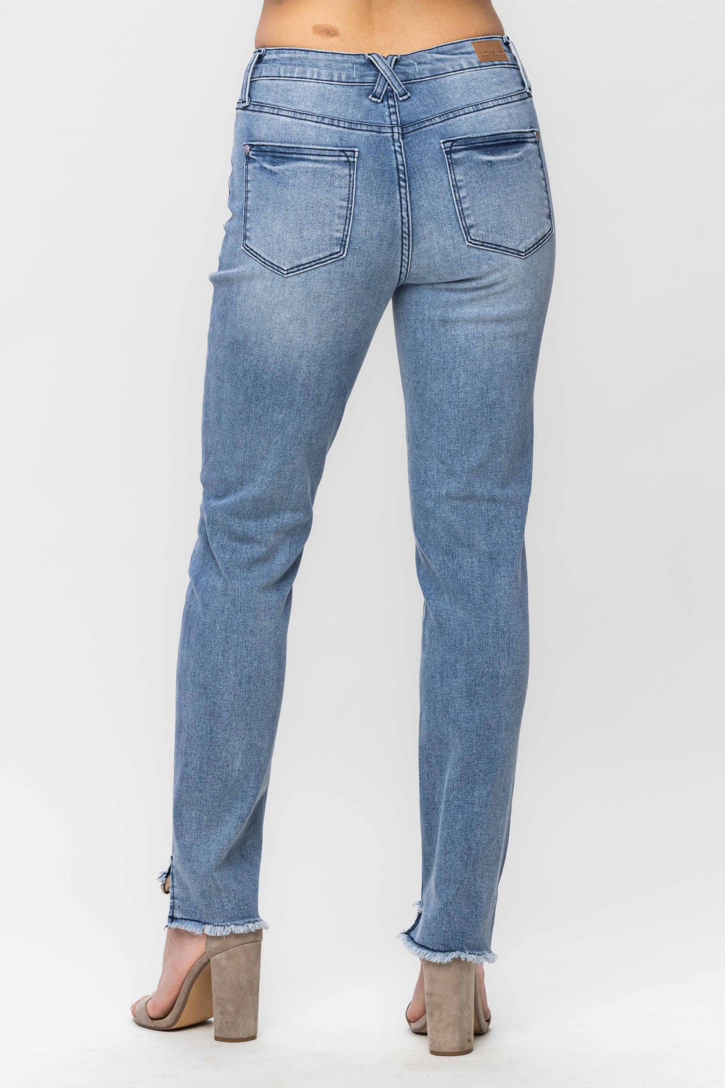 Mid Rise Cool Denim Sustainable Relaxed Fit - Medium Blue