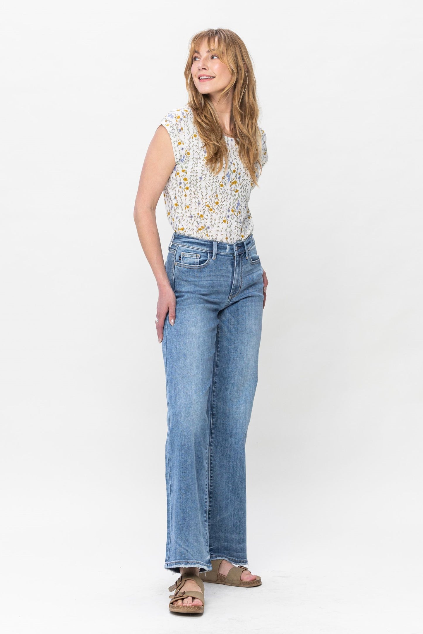 Mid Rise Vintage Wash Wide Leg Jeans - Medium