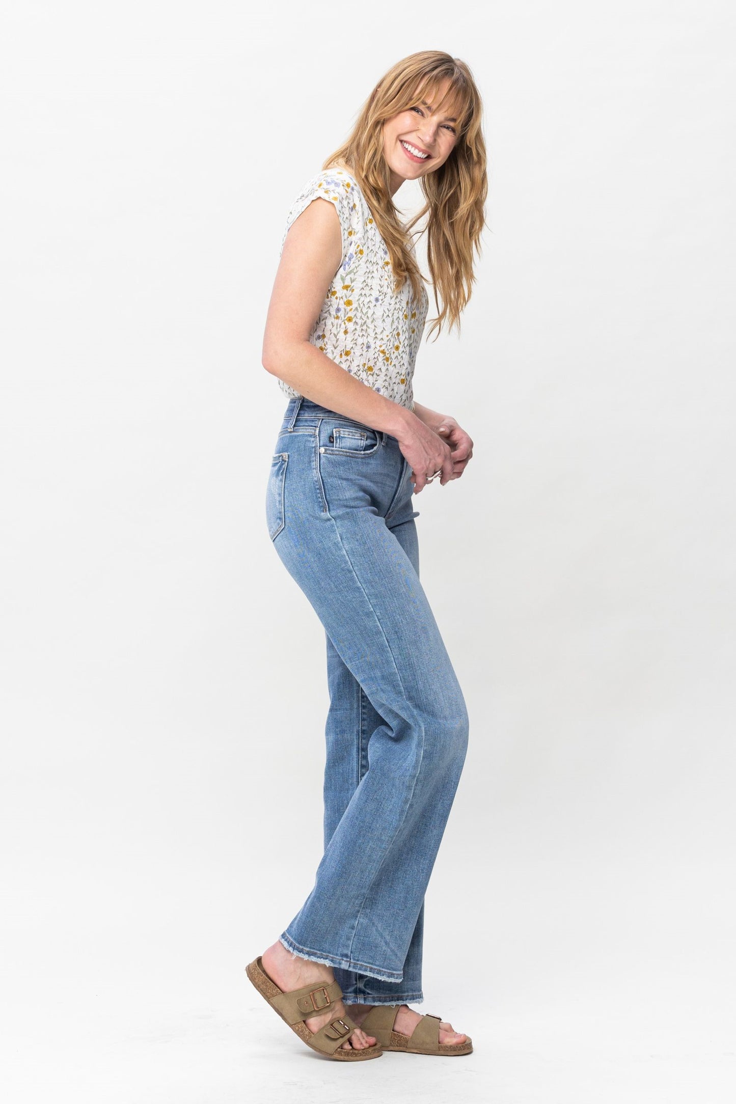 Mid Rise Vintage Wash Wide Leg Jeans - Medium