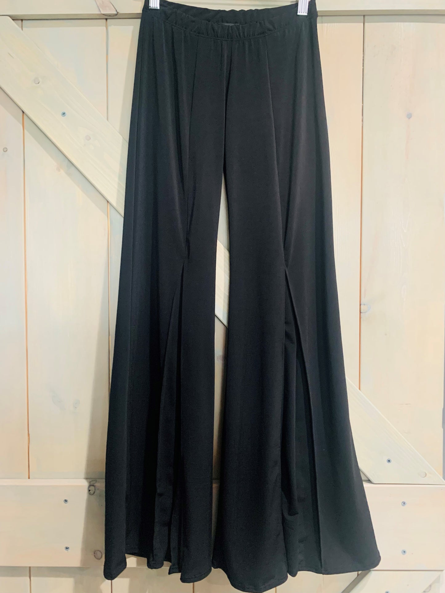 Open Front Kick Pleat Pants - Black